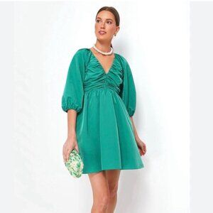 Hyacinth House Emerald Green Tuckernuck XL Ruched V-Neck Genevieve Mini Dress